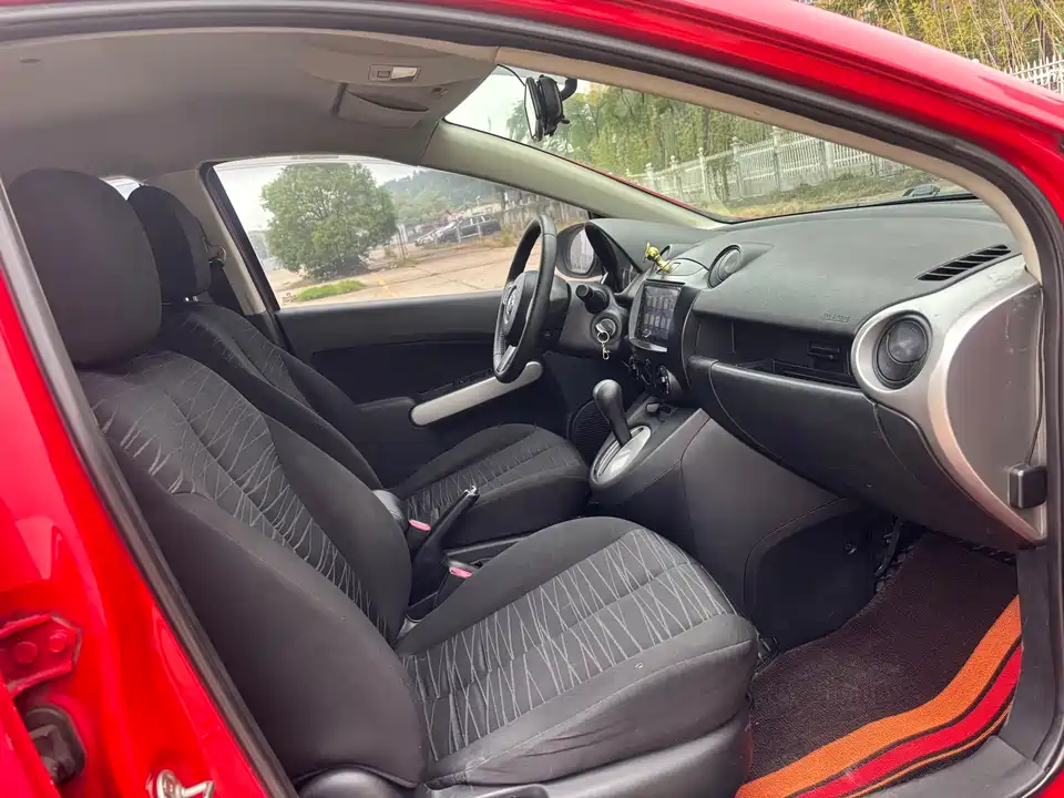 Mazda 2