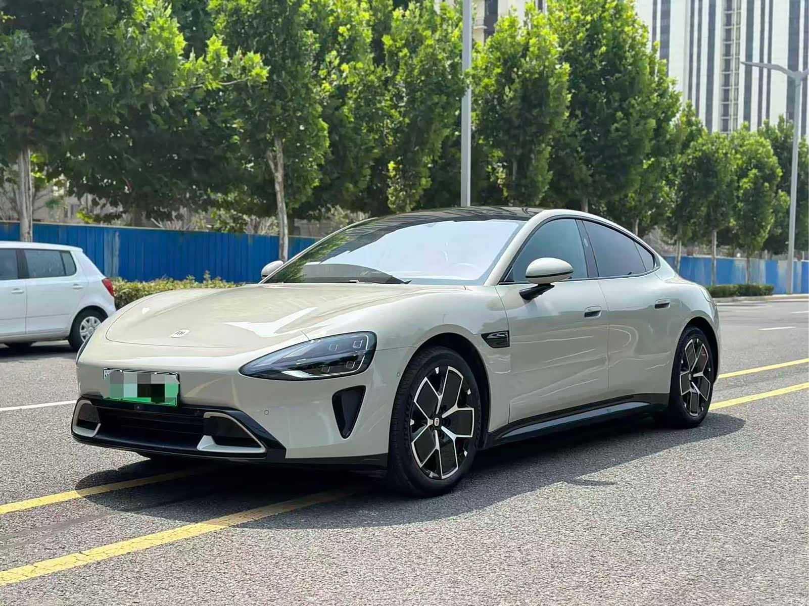 Xiaomi SU7, 2025 1