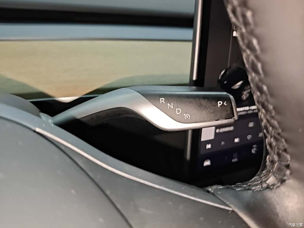 Tesla Model Y, 2022 14
