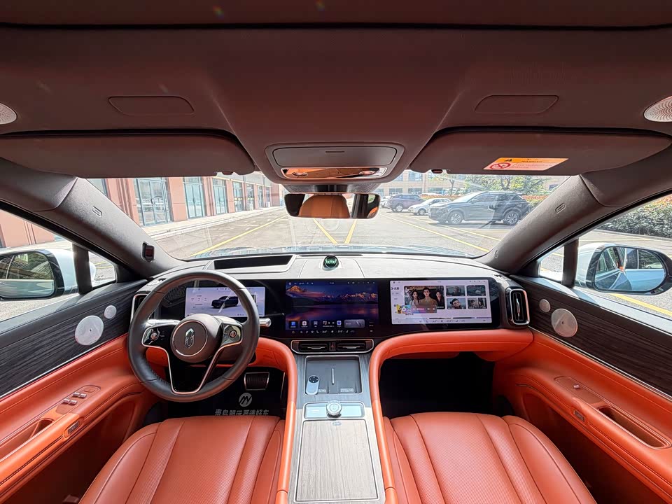 AITO Ask the world M9