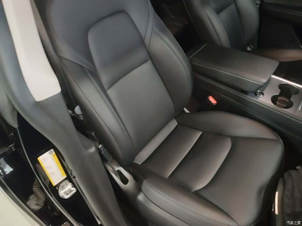 Tesla Model Y, 2023 25