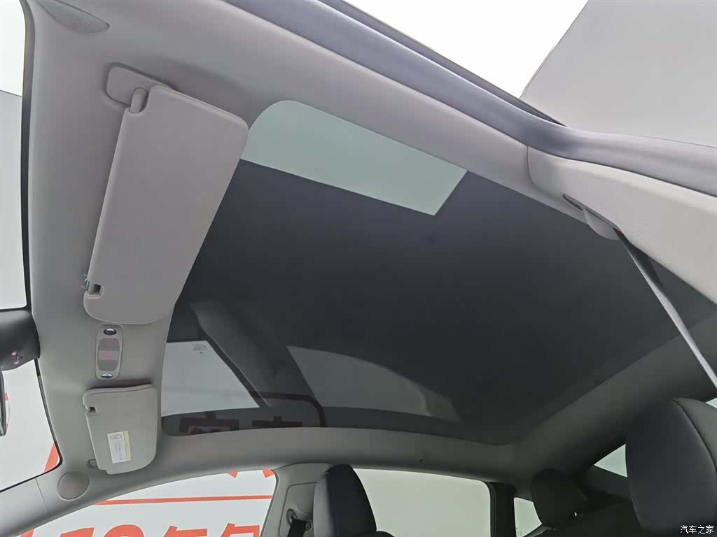 Tesla Model Y, 2023 14