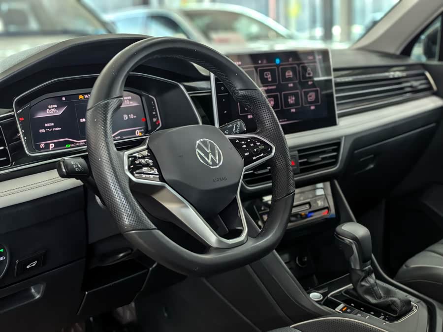 Volkswagen Tiguan L 2023, фото 9