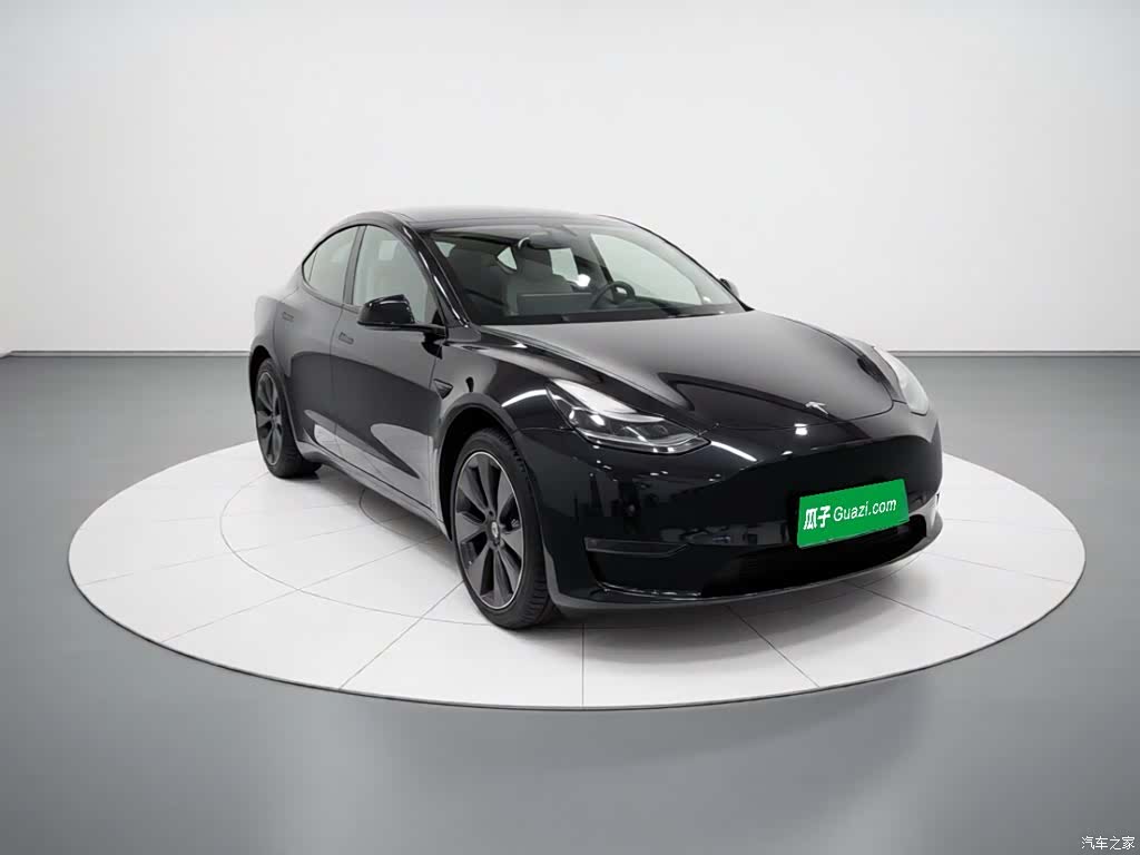 Tesla Model Y, 2021 3