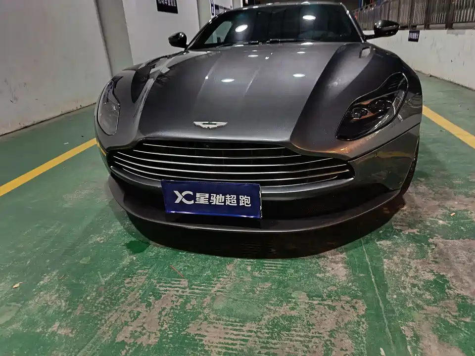 Aston Martin DB11