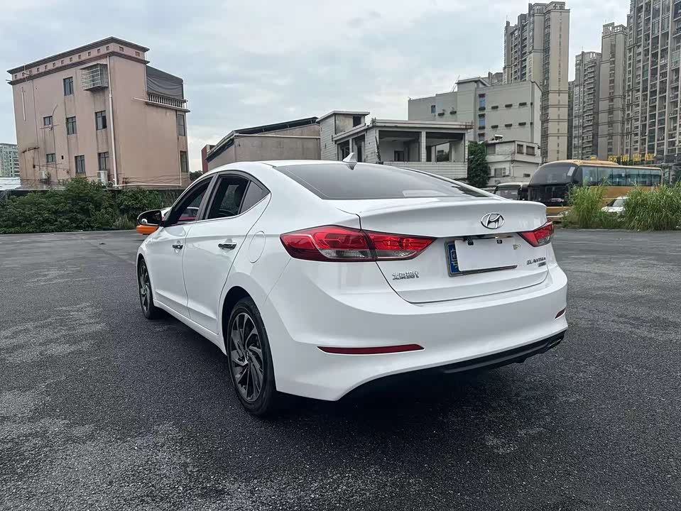 Hyundai Lead