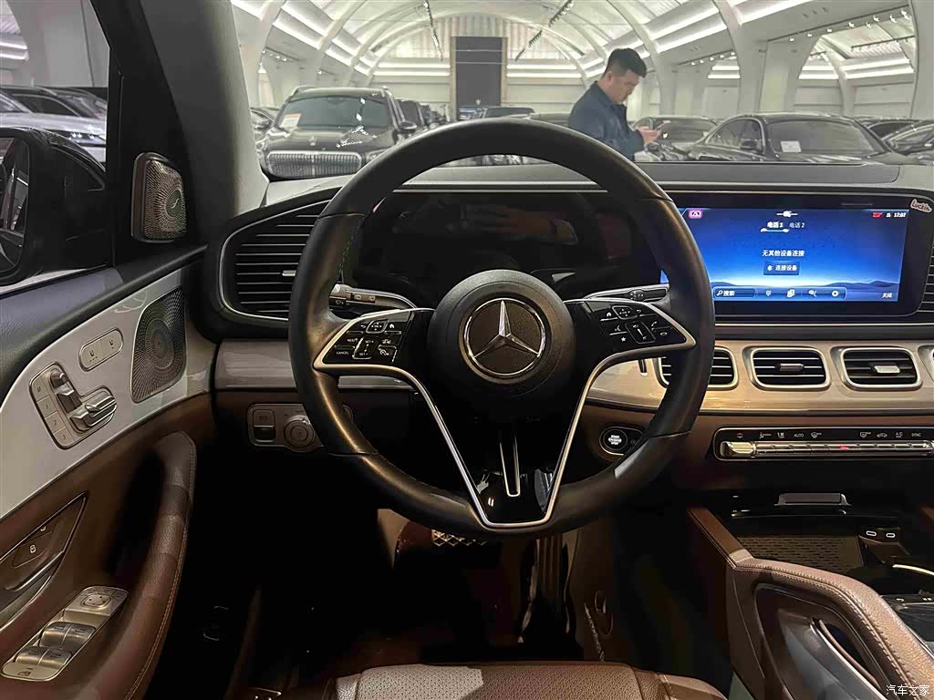 Mercedes-Benz GLS, 2024 12
