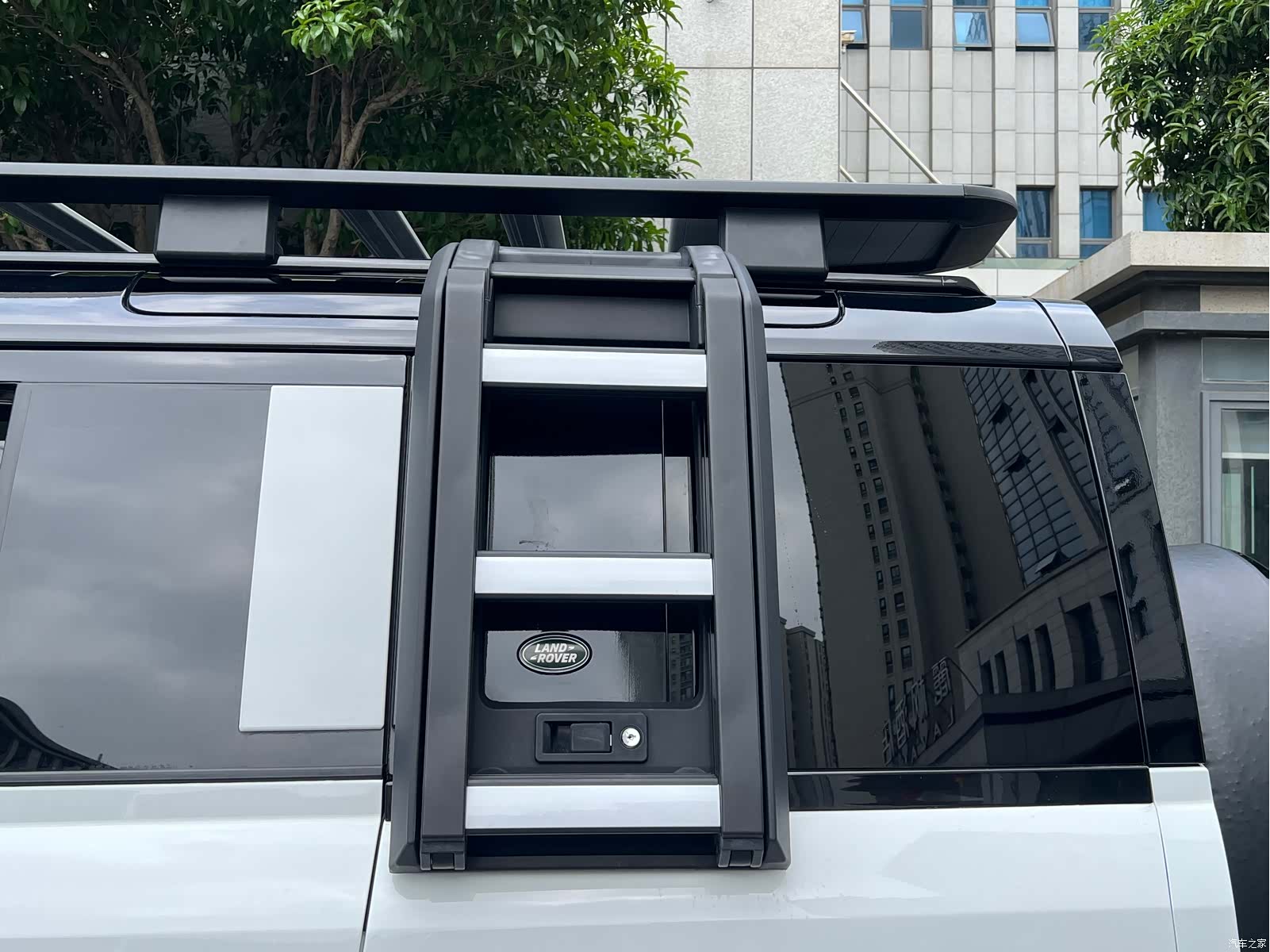 Land Rover Defender, 2020 16