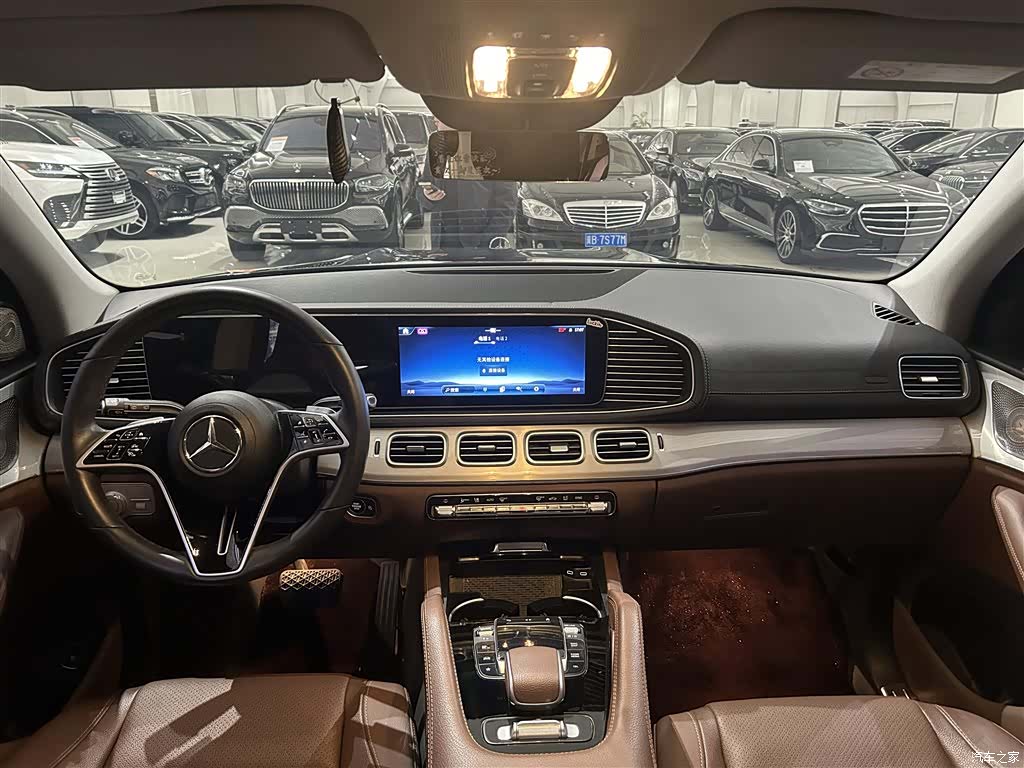 Mercedes-Benz GLS, 2024 11