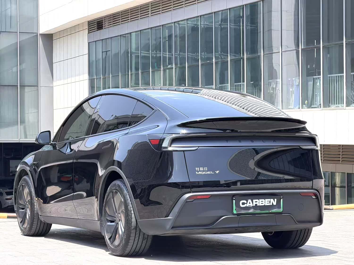 Tesla Model Y, 2025 12