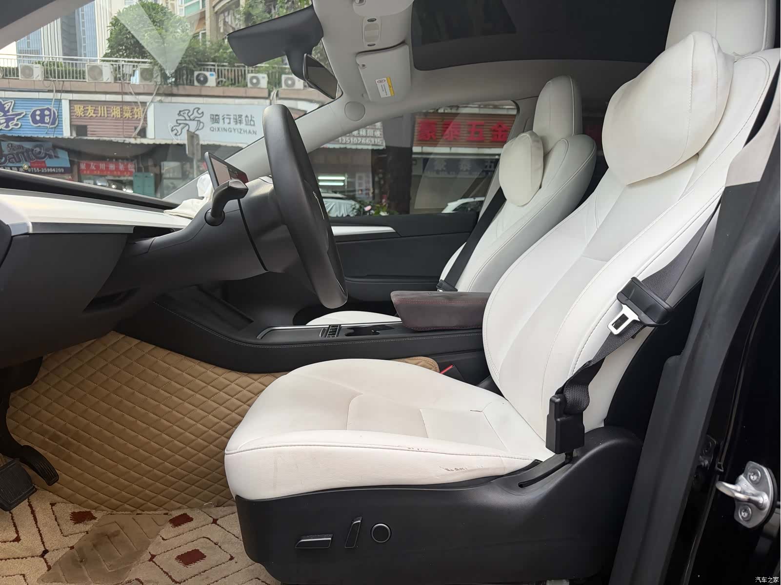 Tesla Model Y, 2021 все фото