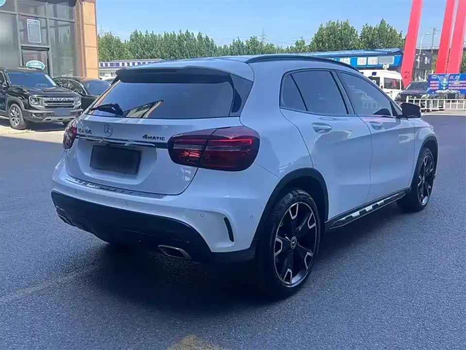 Mercedes-Benz GLA