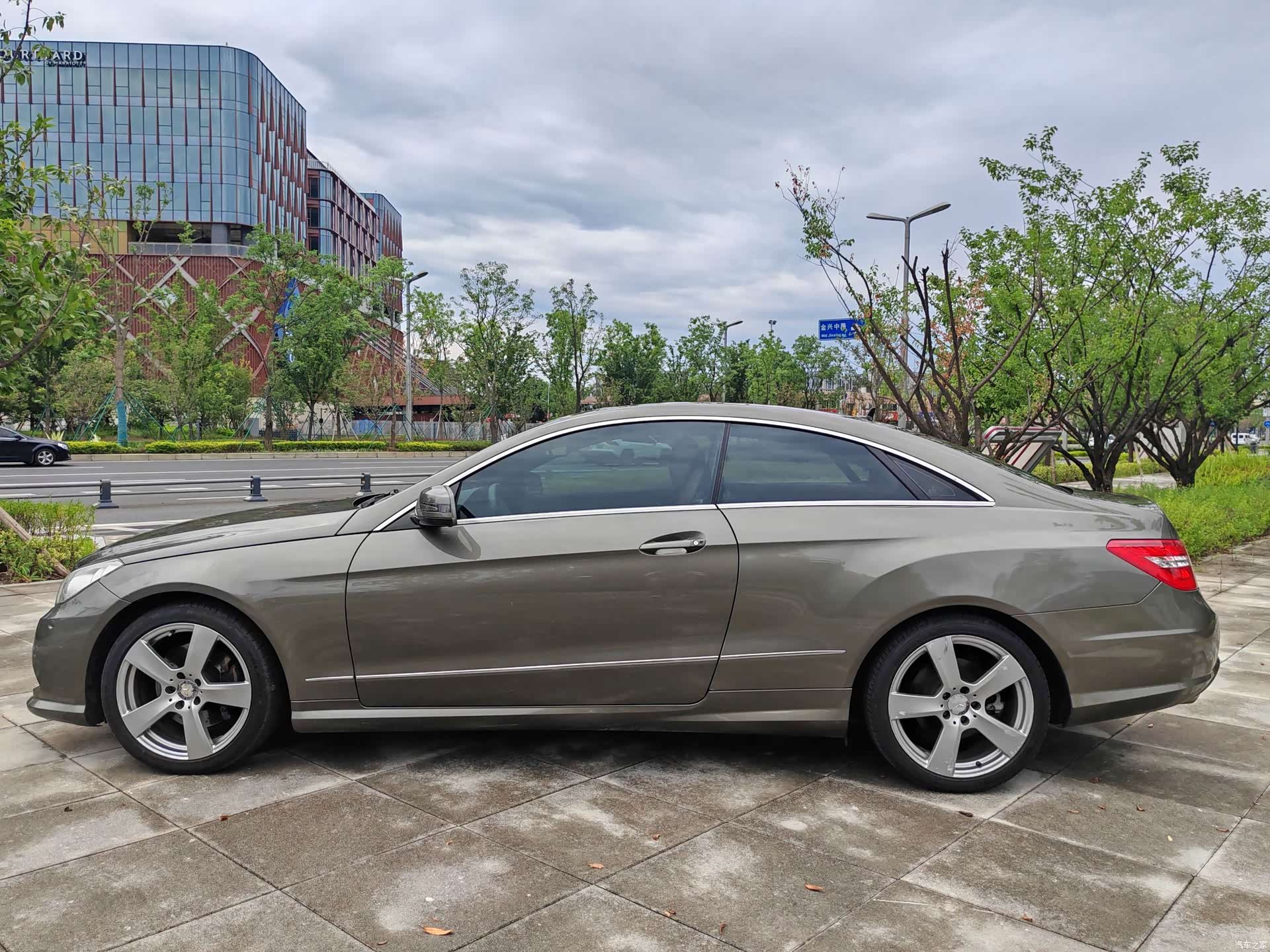 Mercedes-Benz E-Class, 2013 7