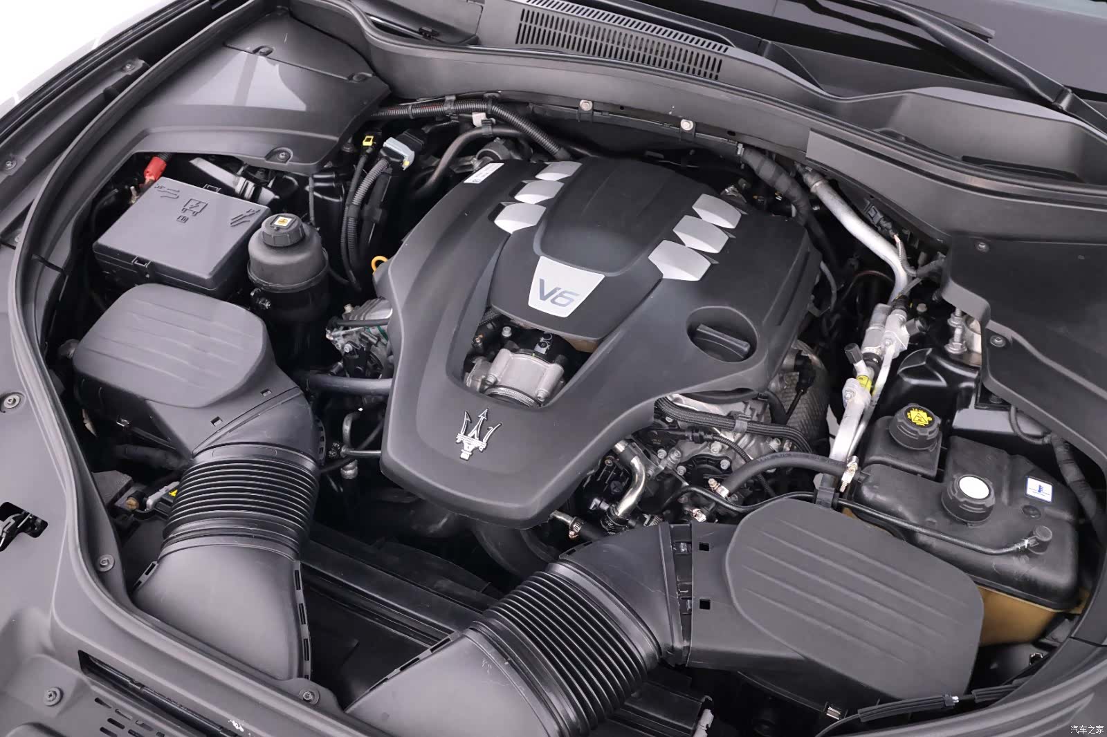 Maserati Levante, 2017 14