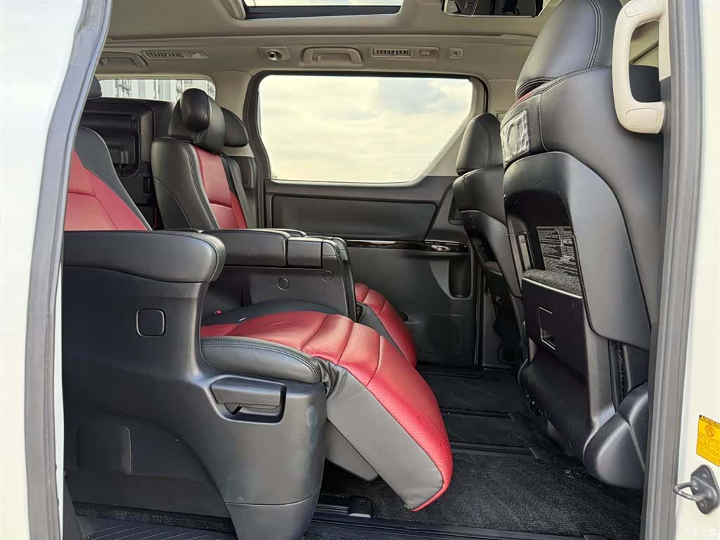Toyota Alphard, 2015 12