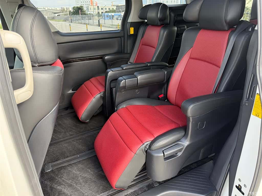 Toyota Alphard, 2015 10