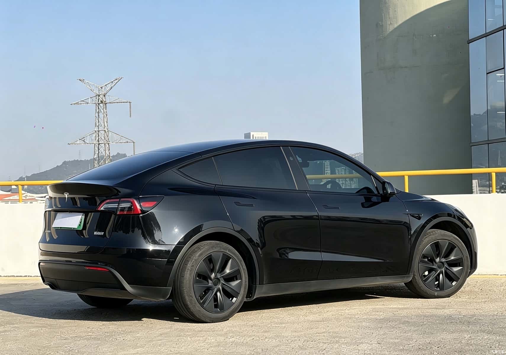 Tesla Model Y, 2024 6