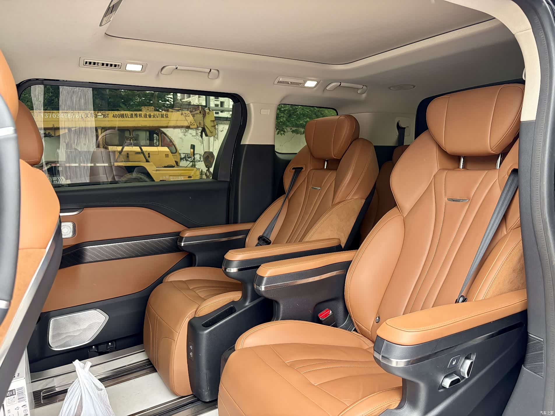 Hongqi HQ9, 2023 6
