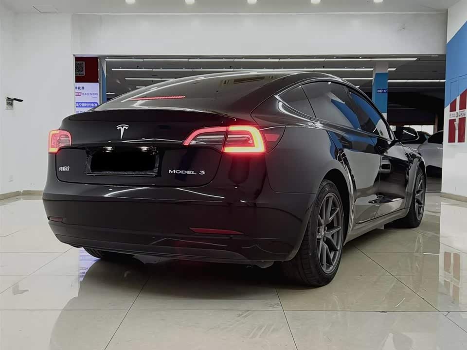 Tesla Model 3 Tesla Model 3