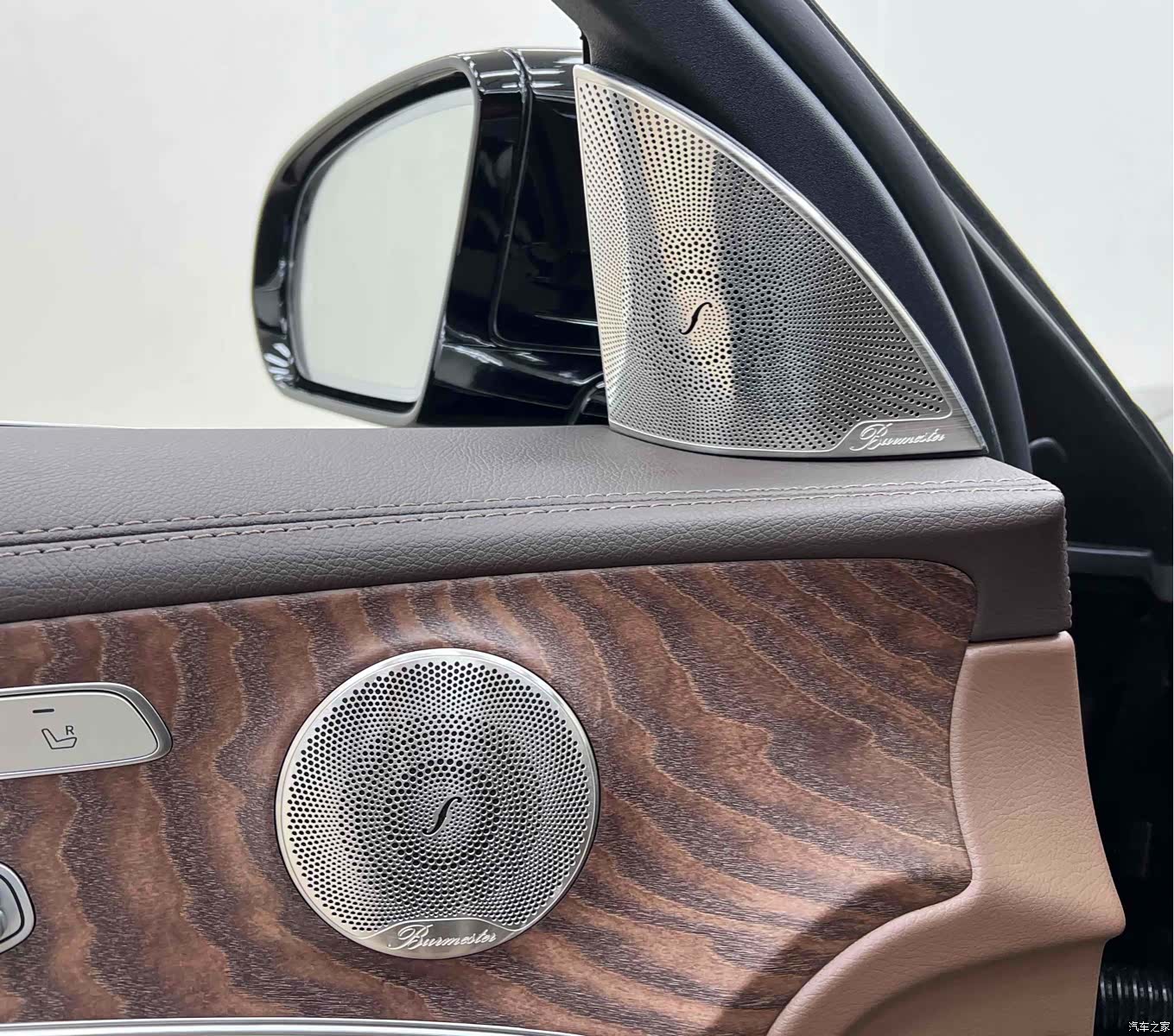 Mercedes-Benz E-Class, 2023 13