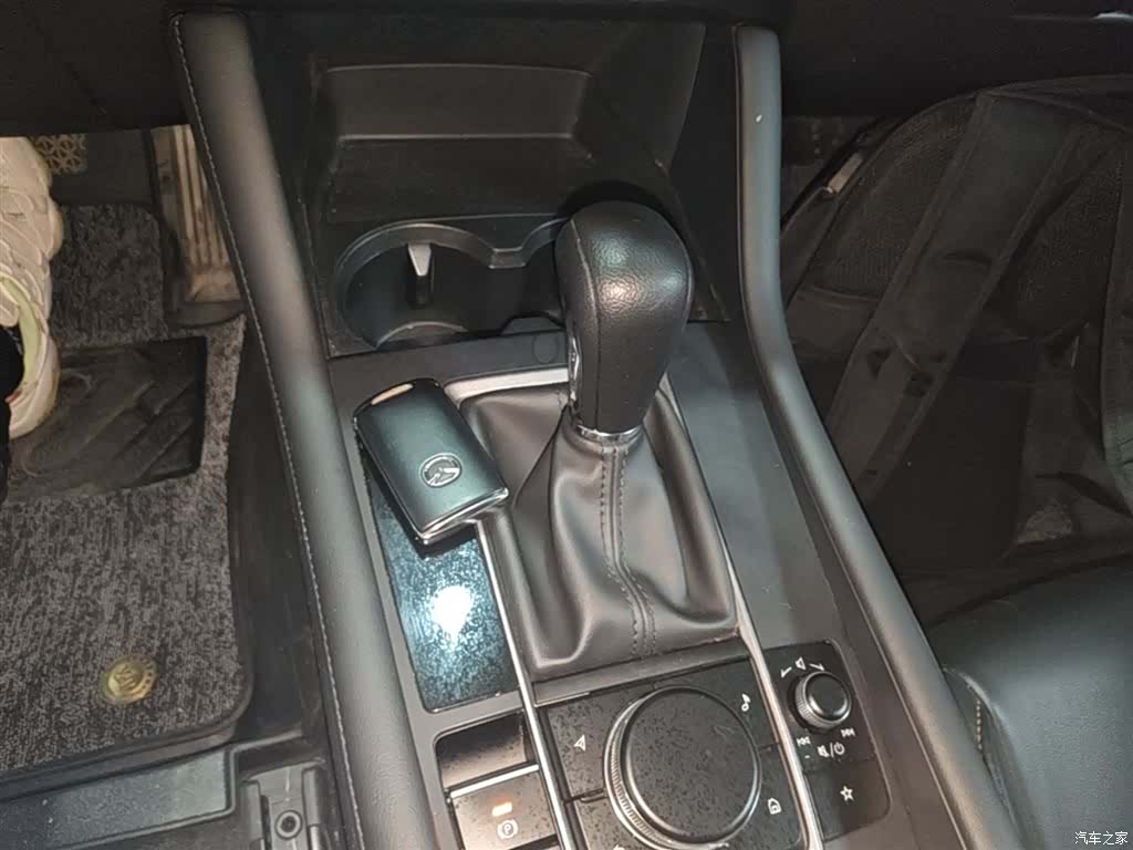 Mazda Mazda3, 2022 14
