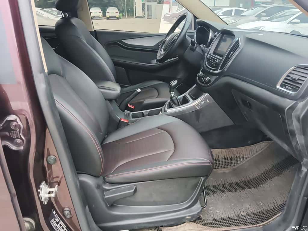 Wuling 560, 2016 25