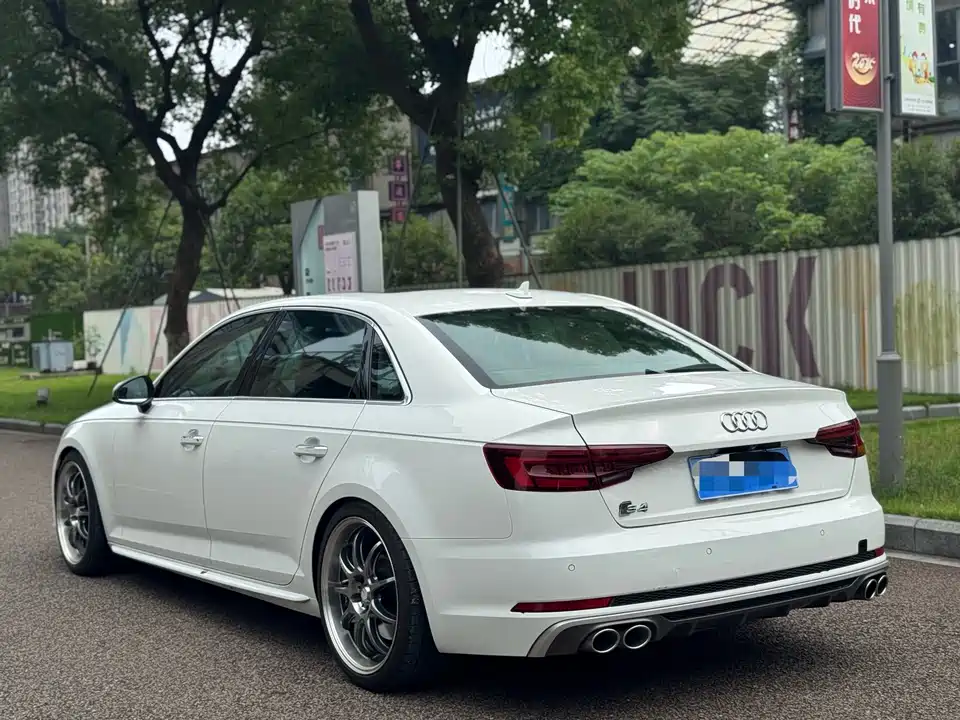 Audi A4L