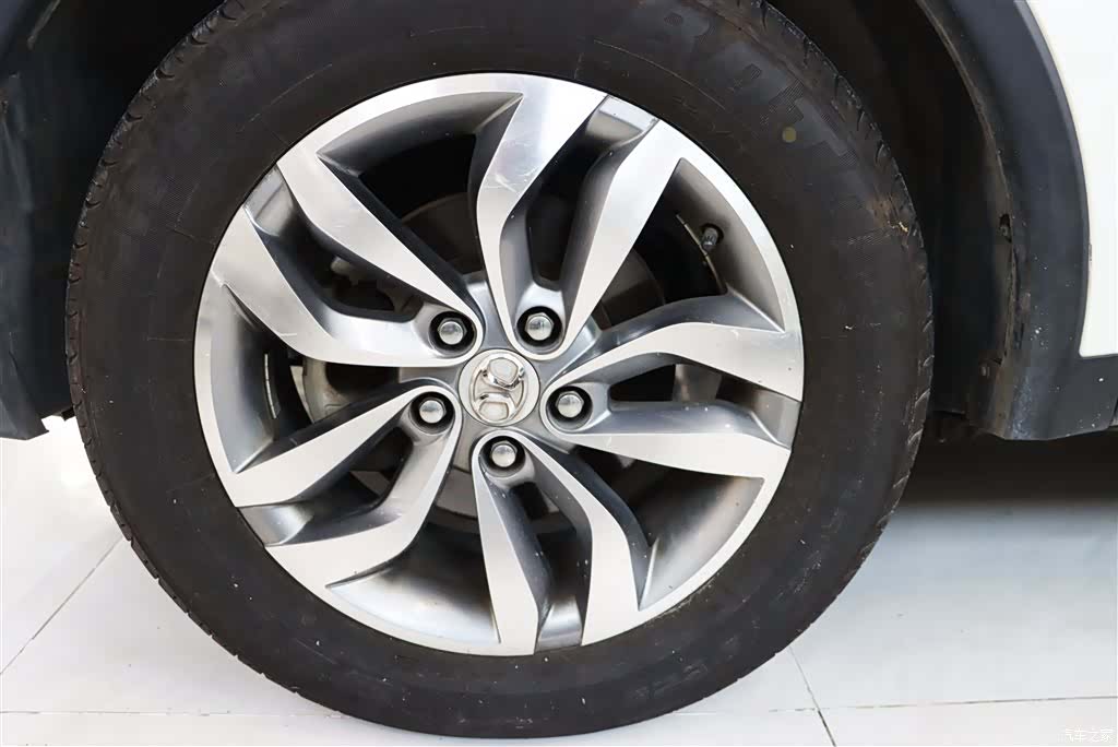BAIC X65, 2015 10
