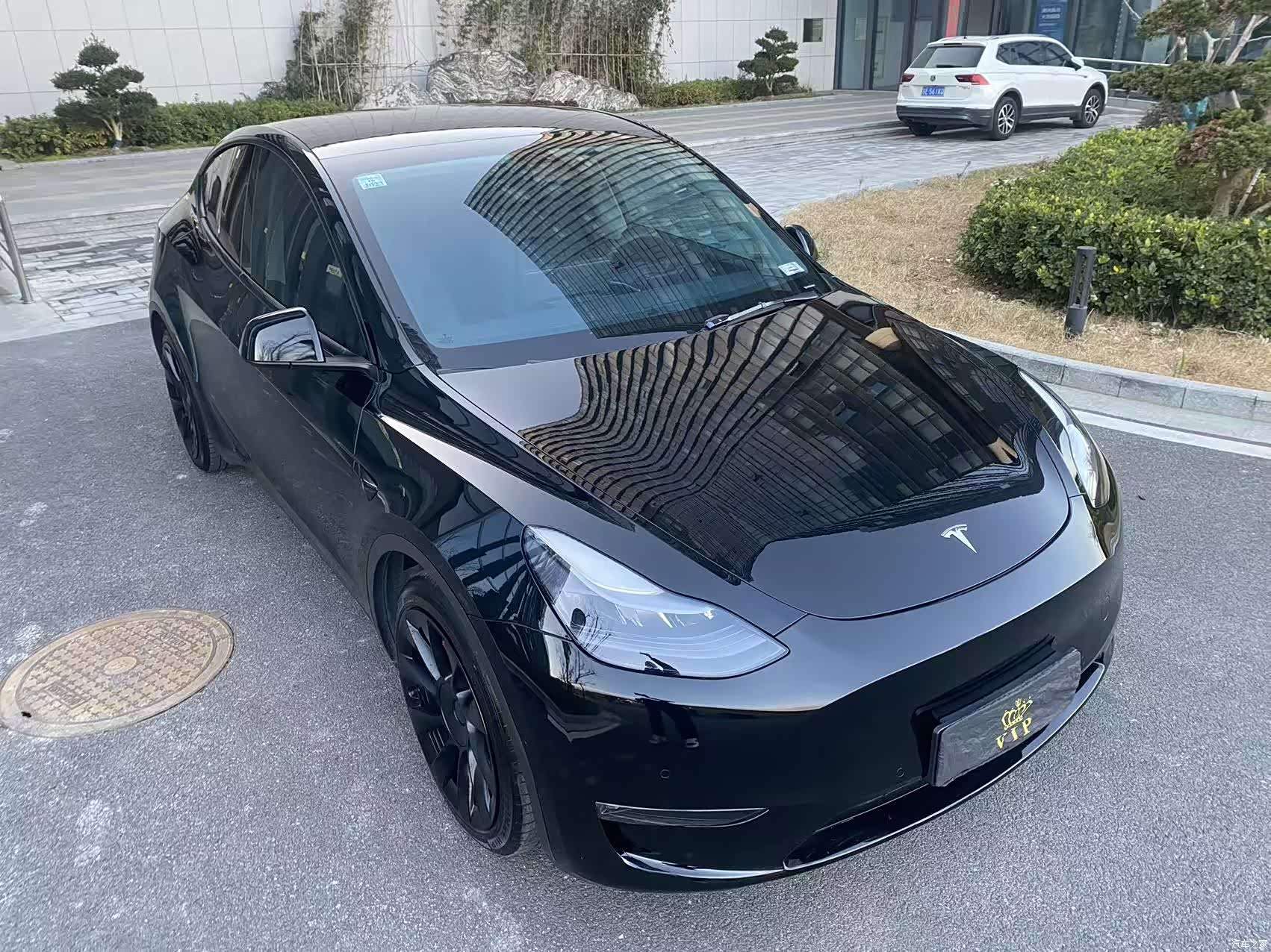 Tesla Model Y, 2021 3