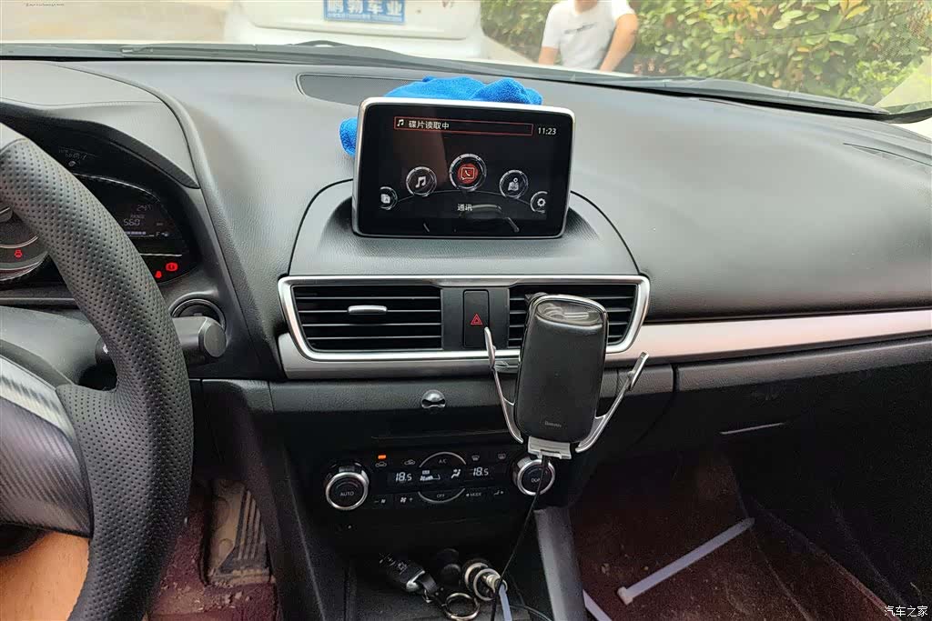 Mazda Mazda3, 2016 13
