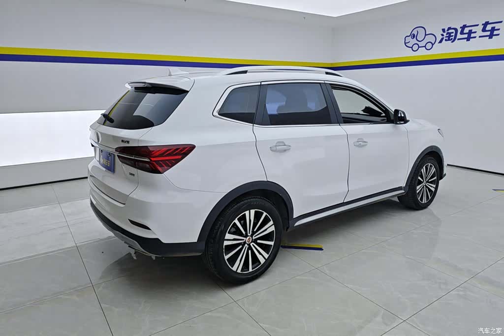 Roewe RX5, 2021 3