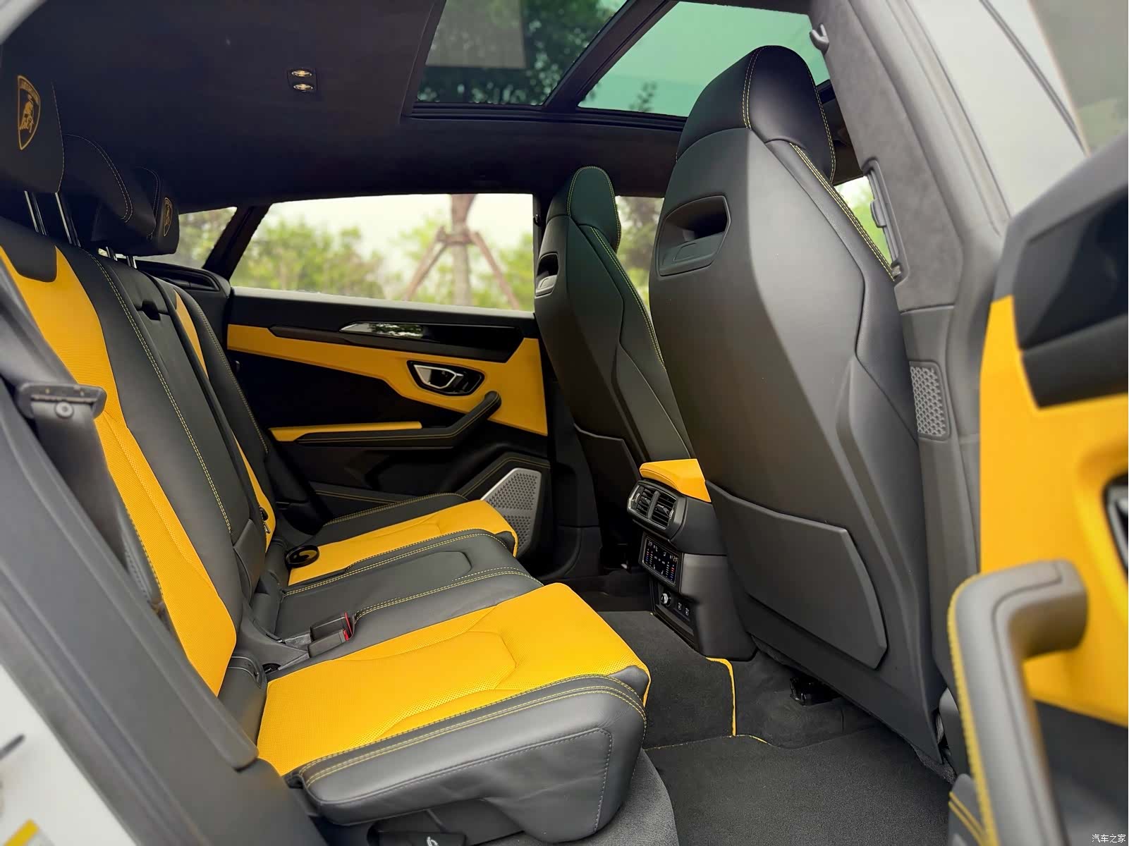 Lamborghini Urus, 2022 19