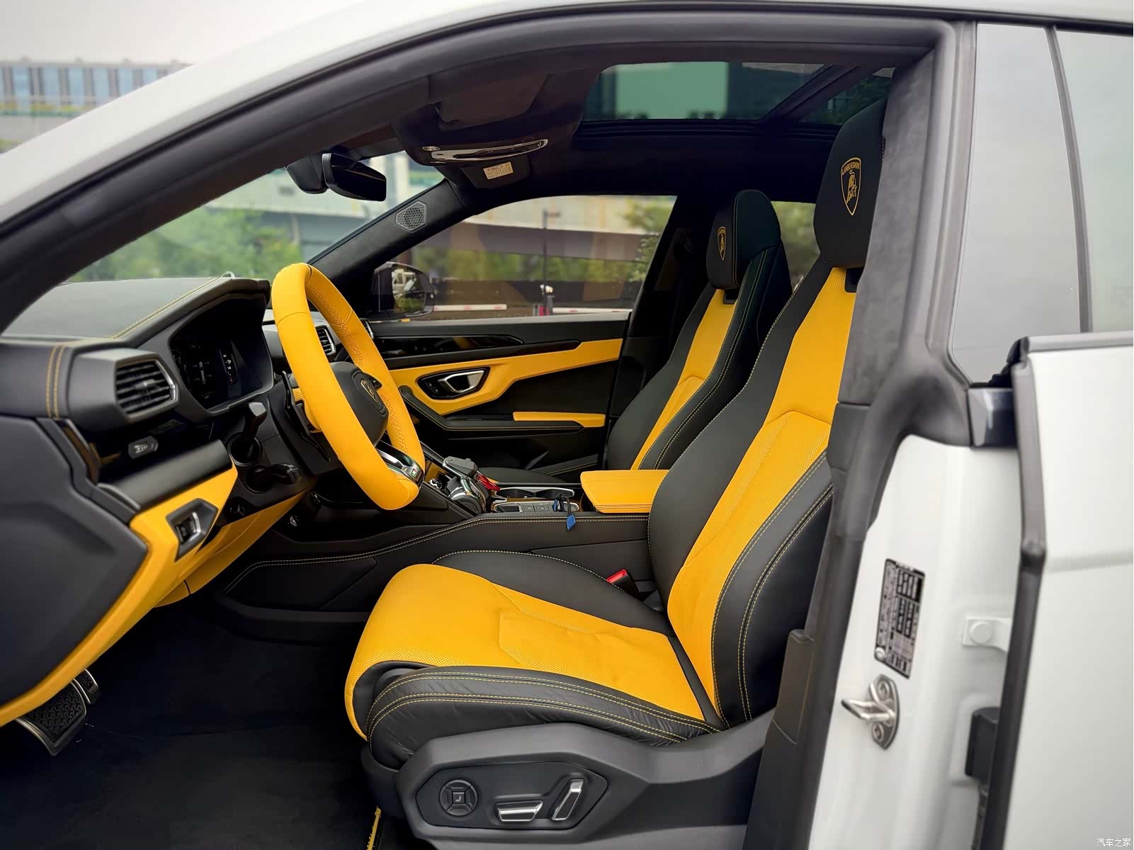 Lamborghini Urus, 2022 7