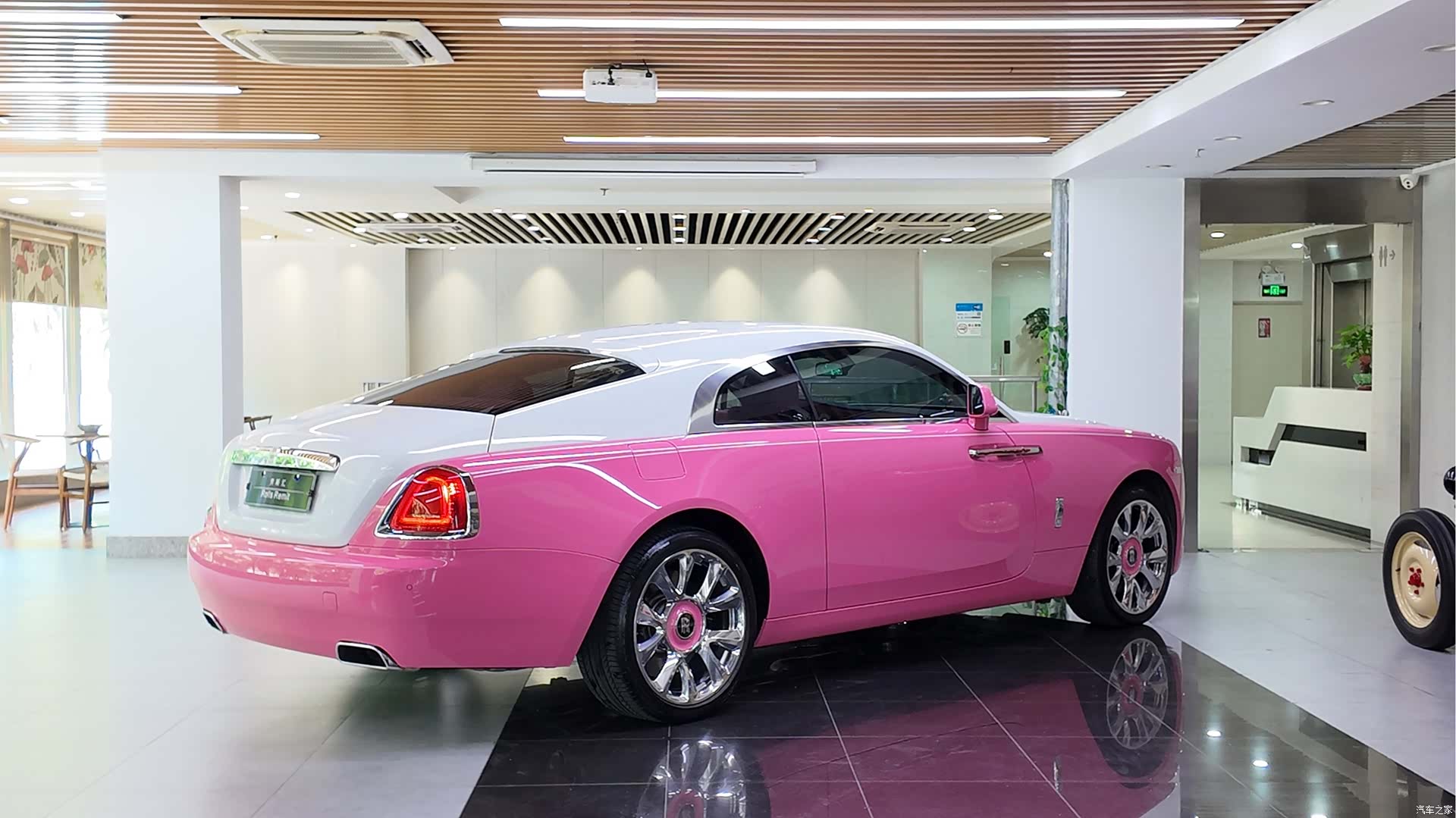 Rolls-Royce Wraith, 2023 3