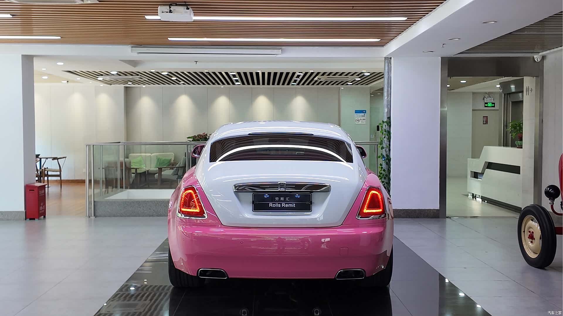 Rolls-Royce Wraith, 2023 4