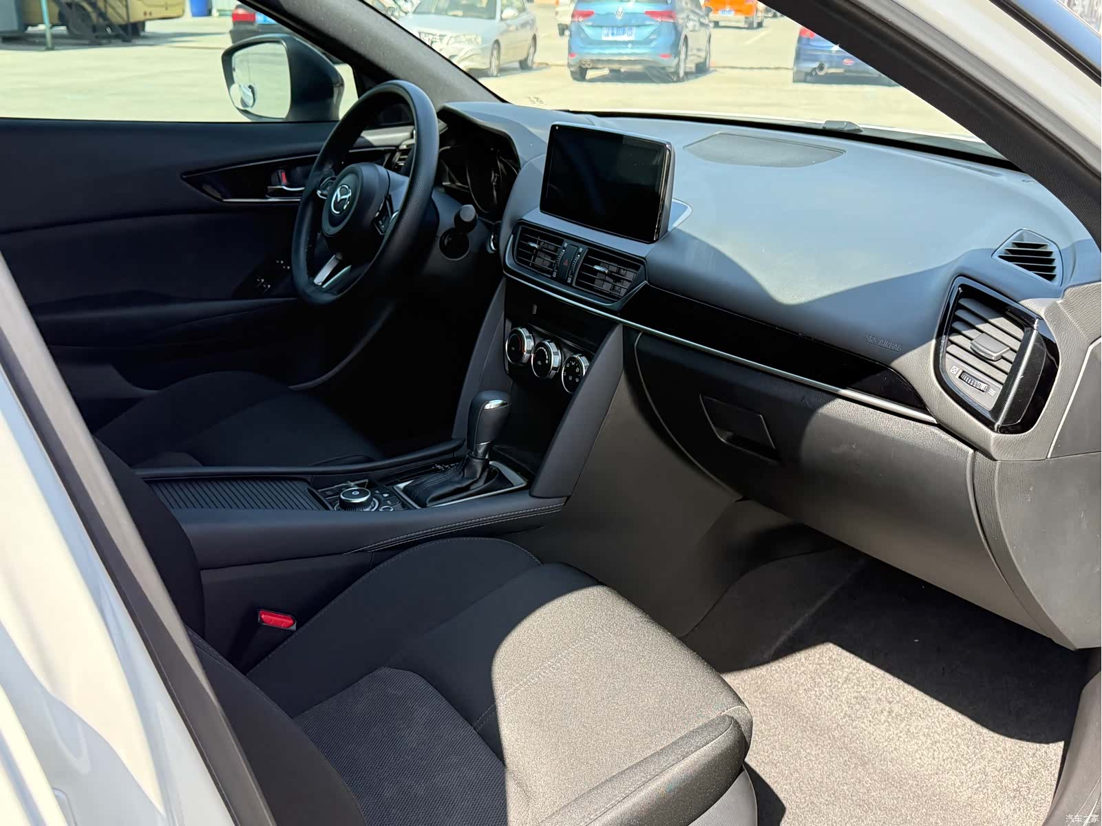 Mazda CX-4, 2023 13