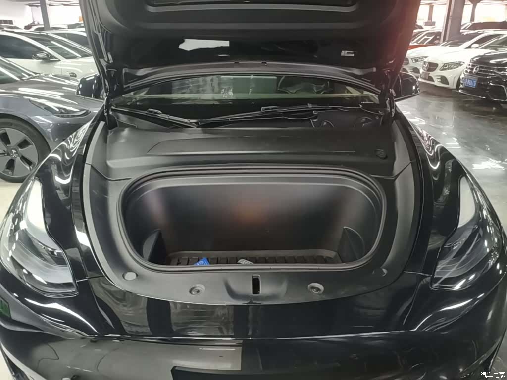 Tesla Model Y, 2024 20