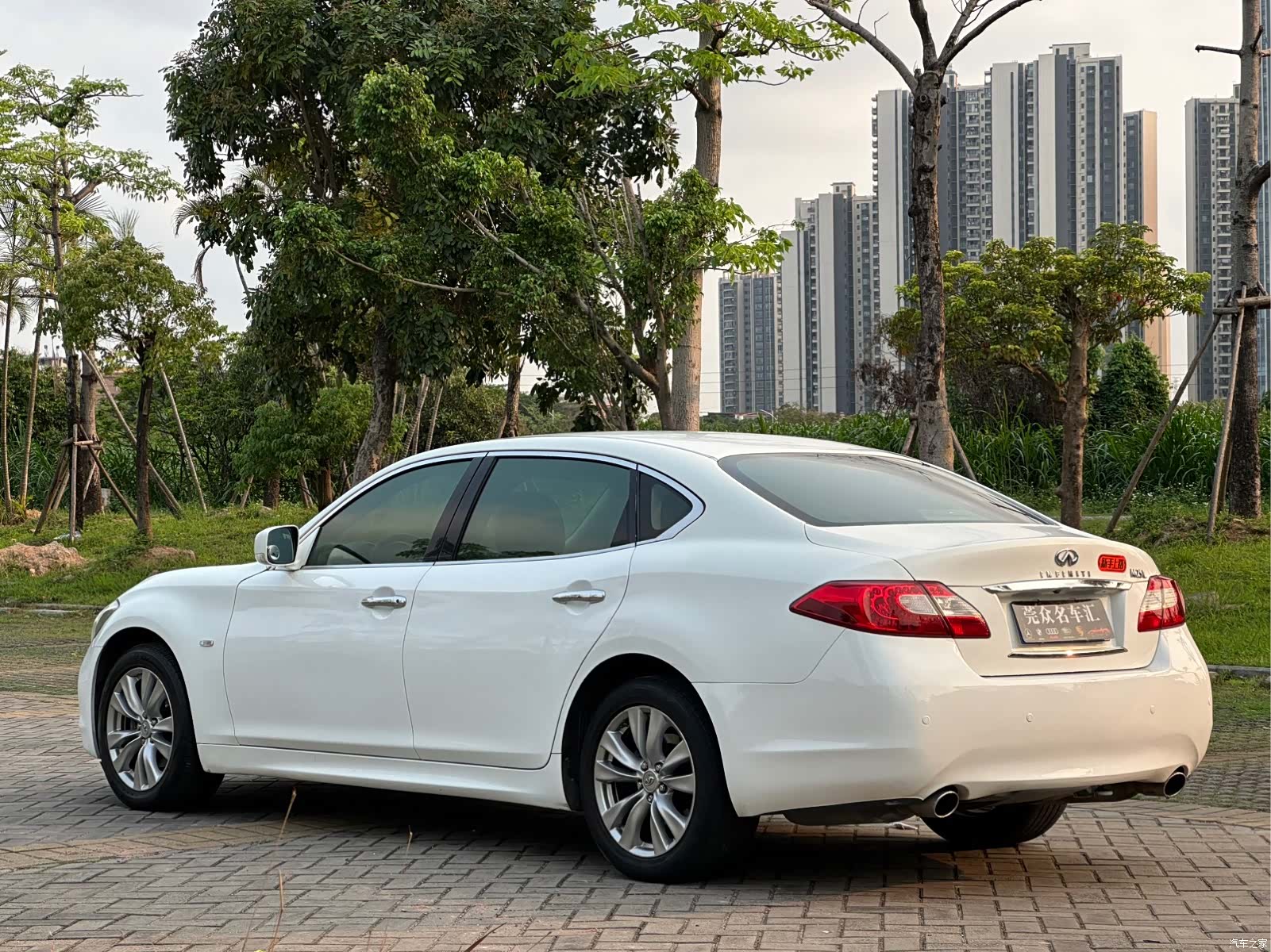 Infiniti M25L, 2012 9