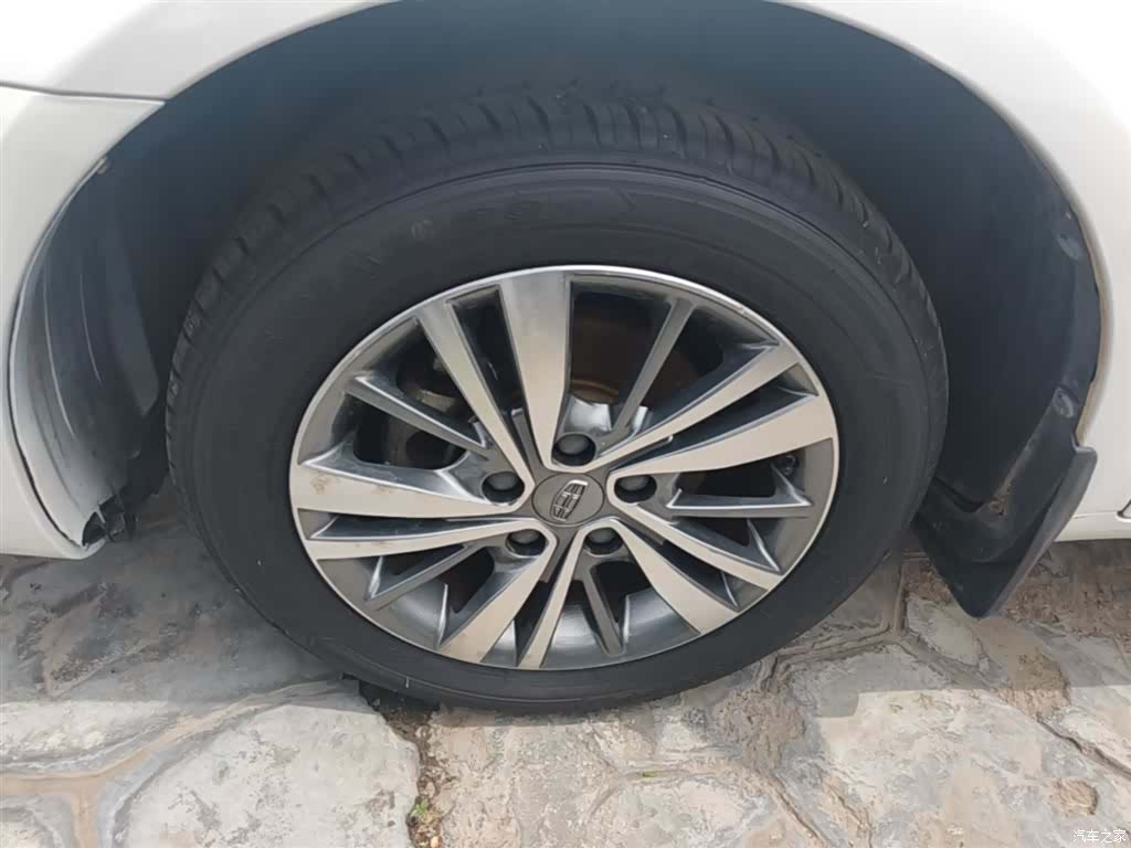 Geely Emgrand, 2018 22