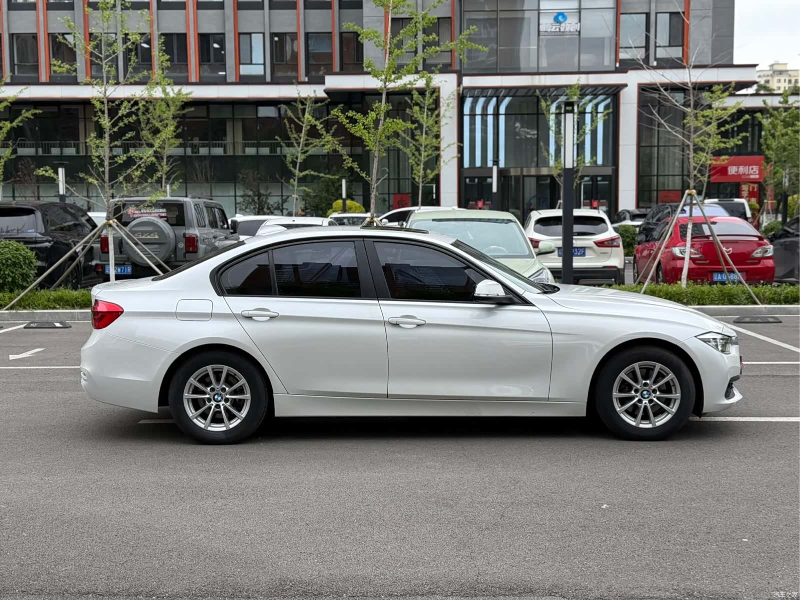 BMW 3 Series, 2016 14