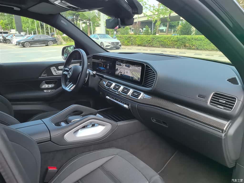Mercedes-Benz GLE, 2025 12