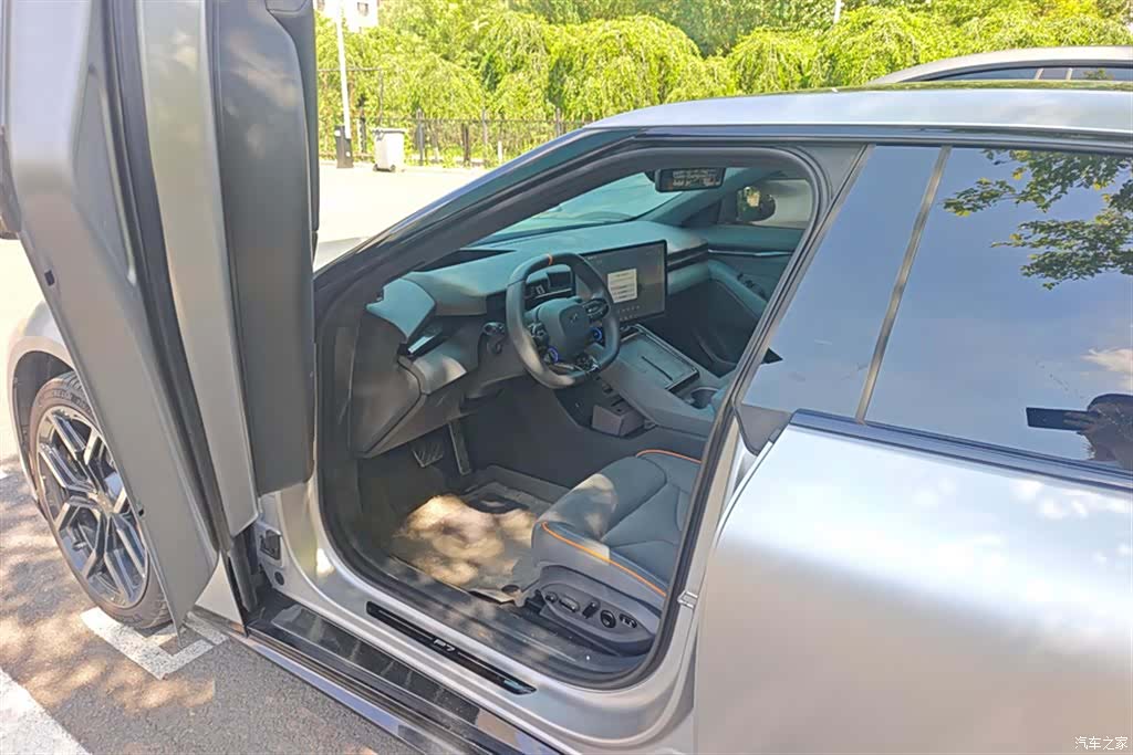 Xpeng P7, 2025 9