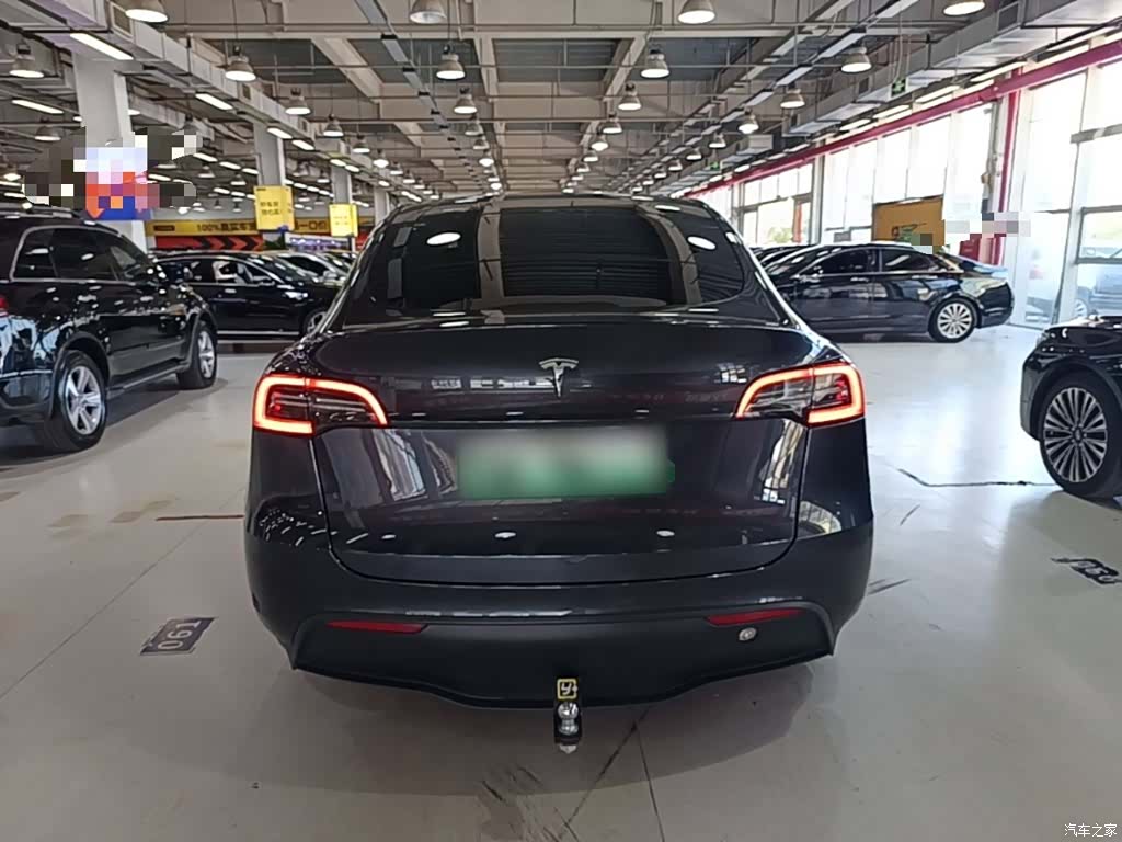 Tesla Model Y, 2024 6