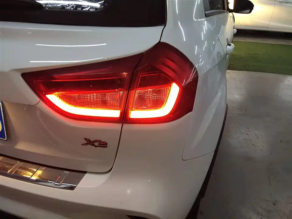 Geely Vision X3