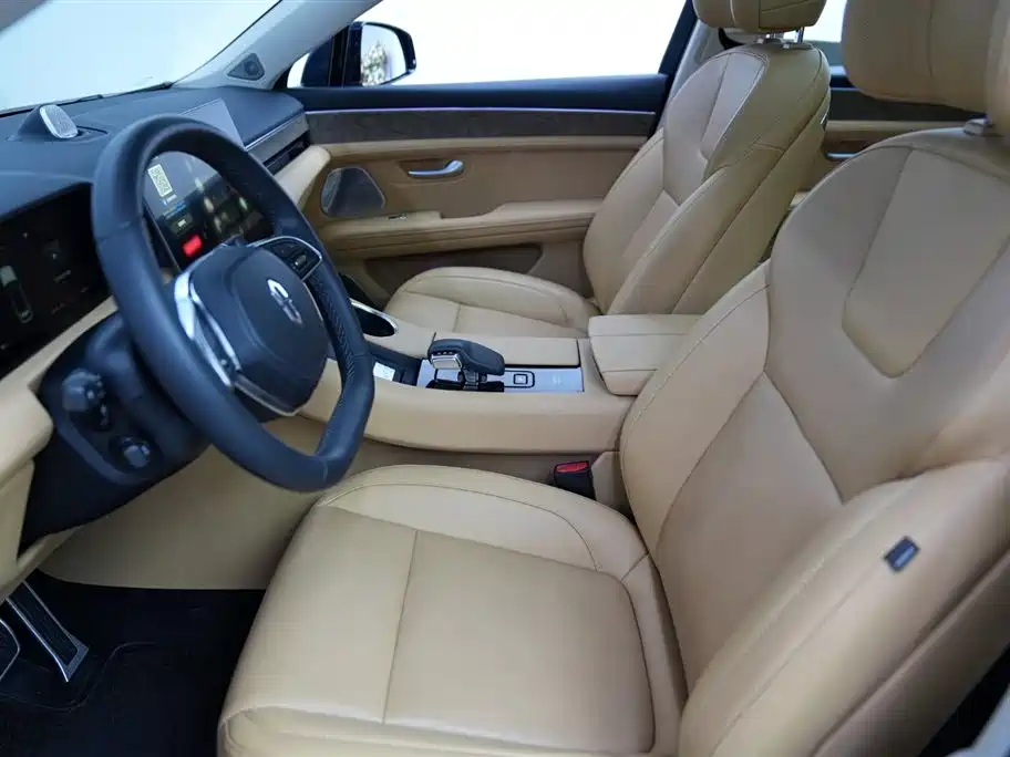 AITO Ask the world M5