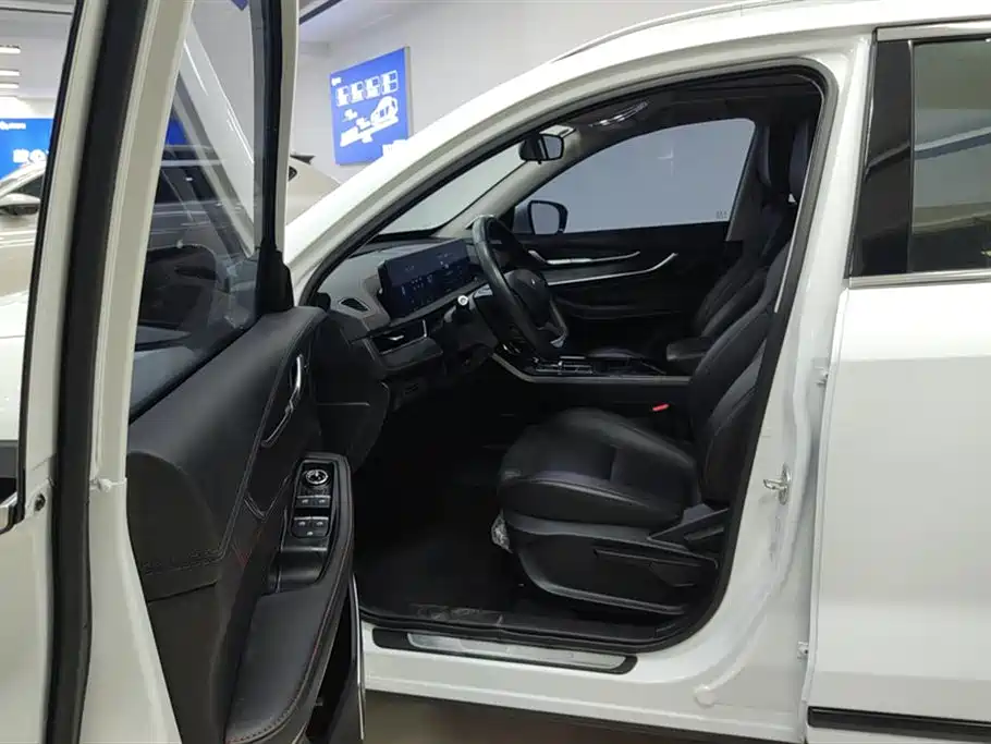 Exeed Chasing the wind