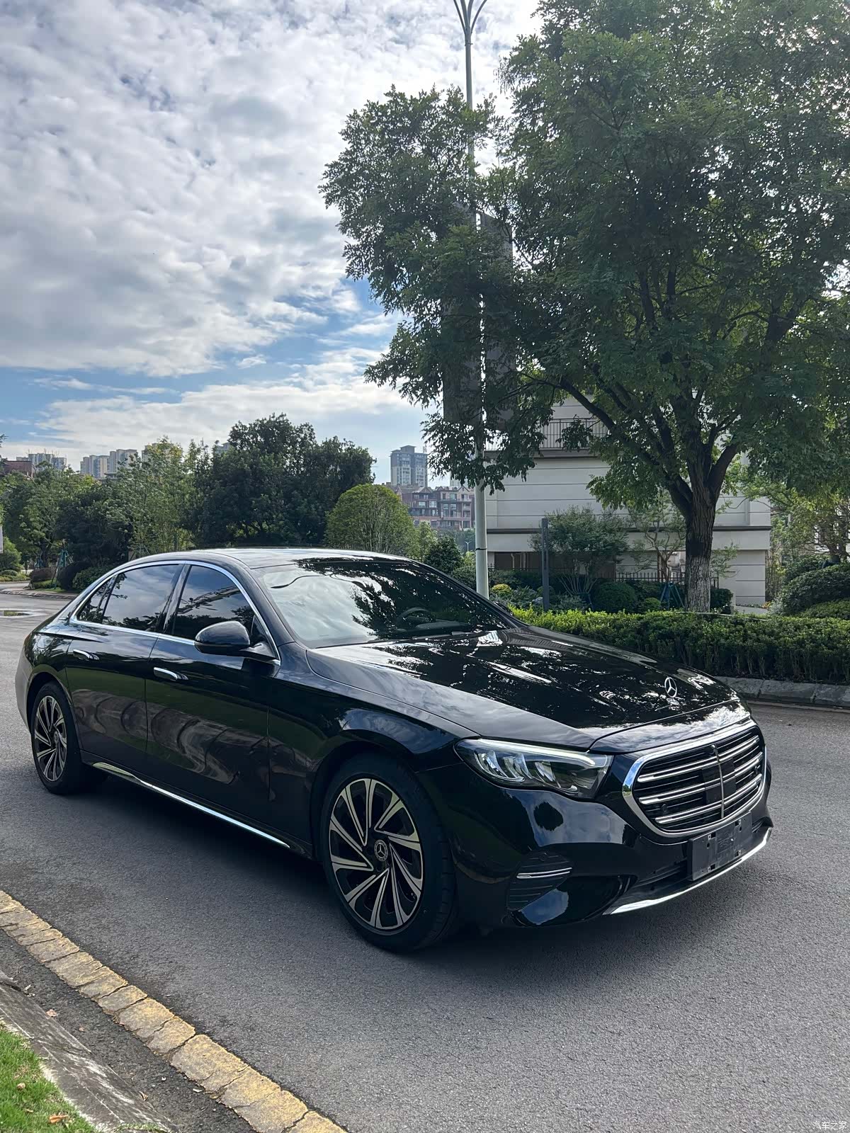 Mercedes-Benz E-Class, 2024 3