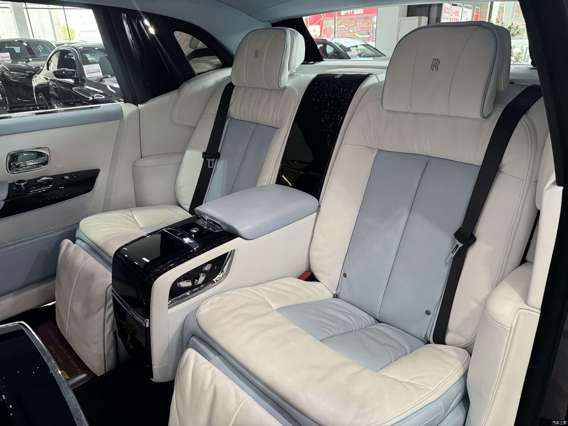 Rolls-Royce Phantom, 2021 9