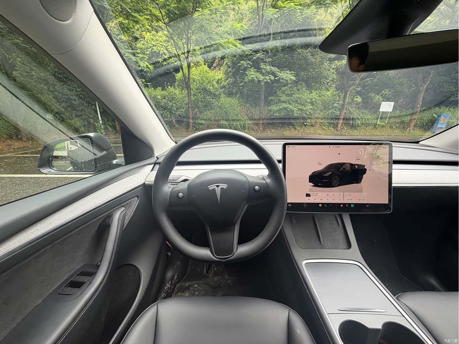 Tesla Model Y, 2024 9