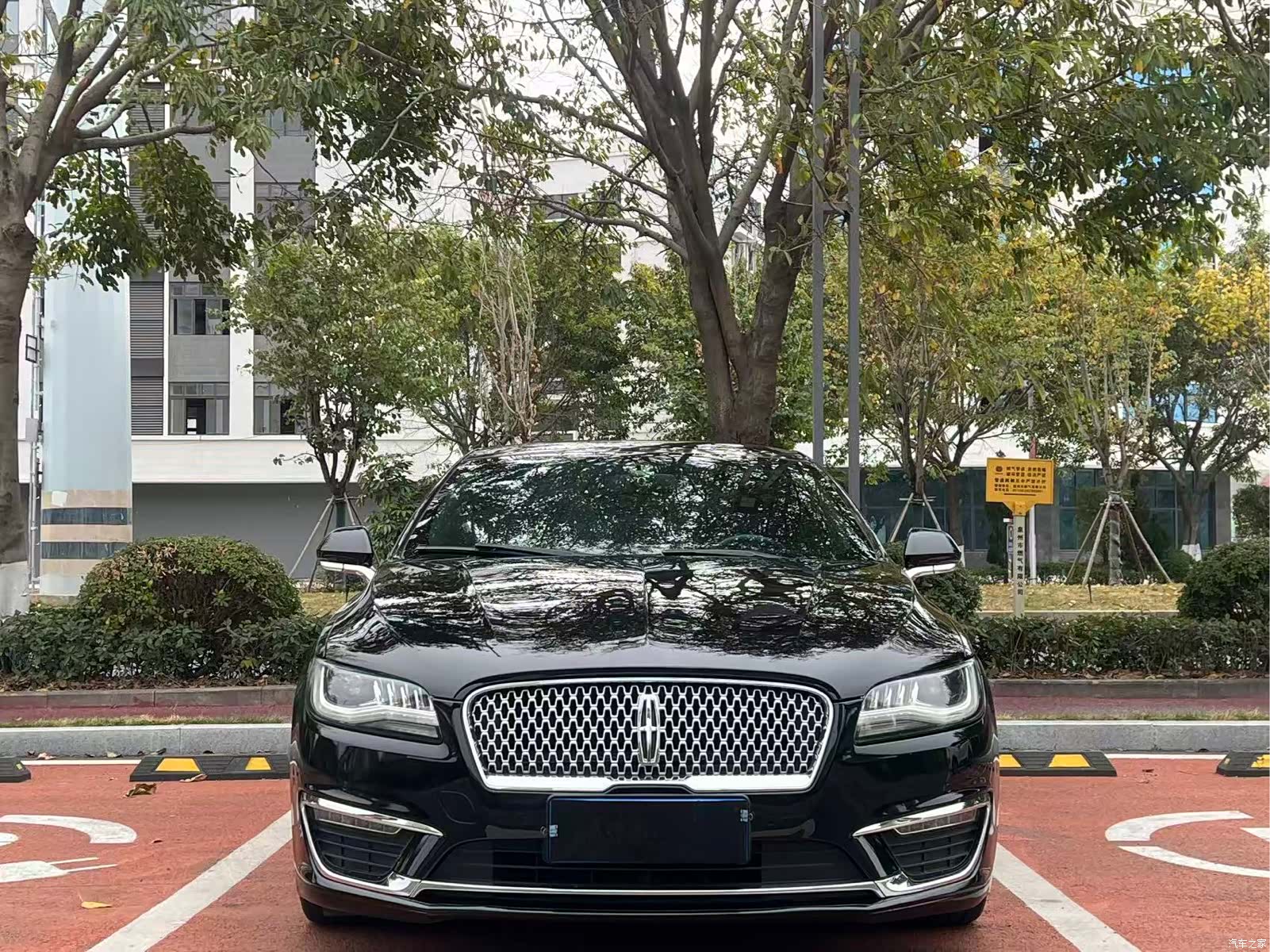 Lincoln MKZ, 2017 2